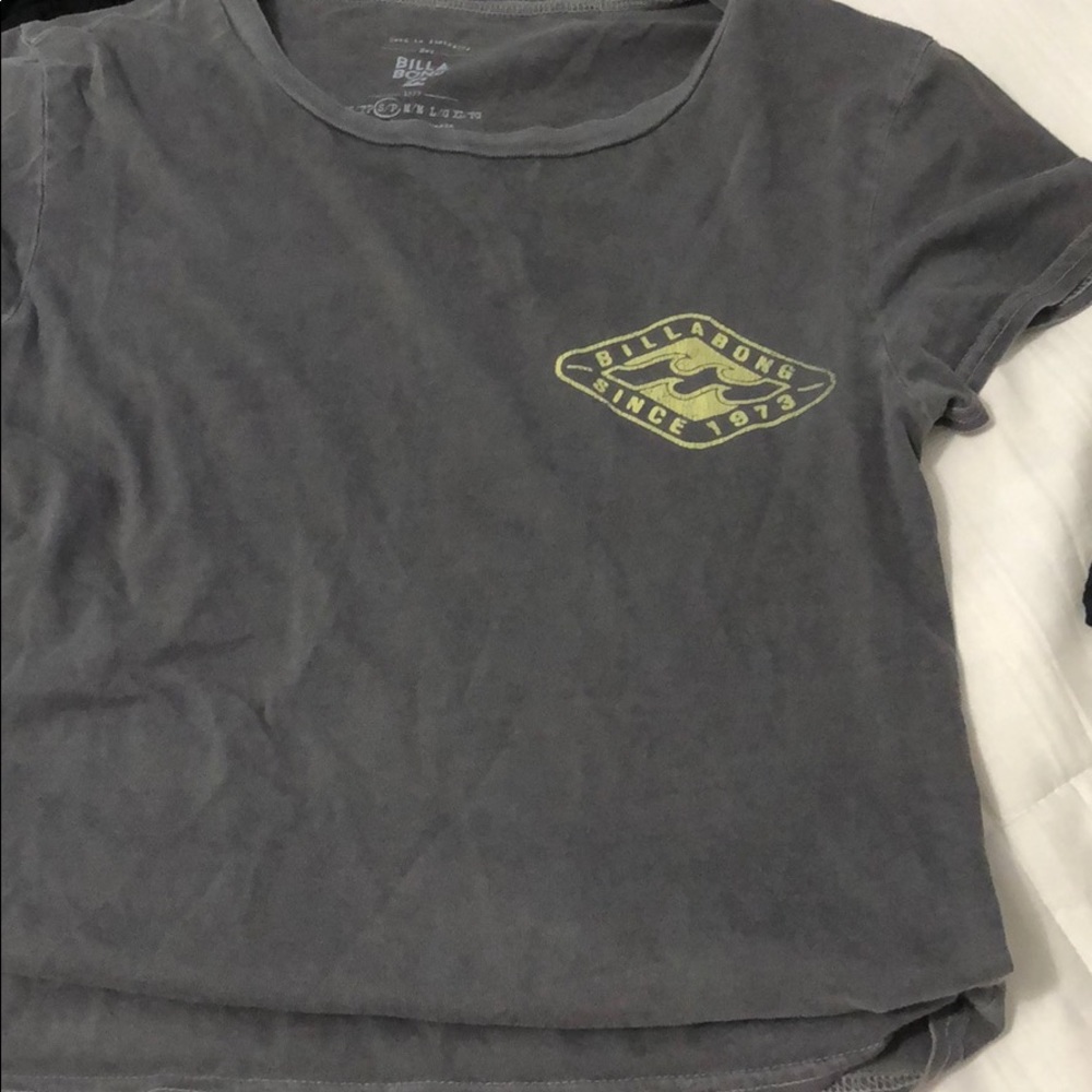 billabong grey T-shirt
